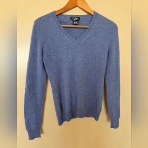 Lord & Taylor 100% Cashmere Blue  VNeck Sweater S Soft Knit Quiet Luxury Classic
